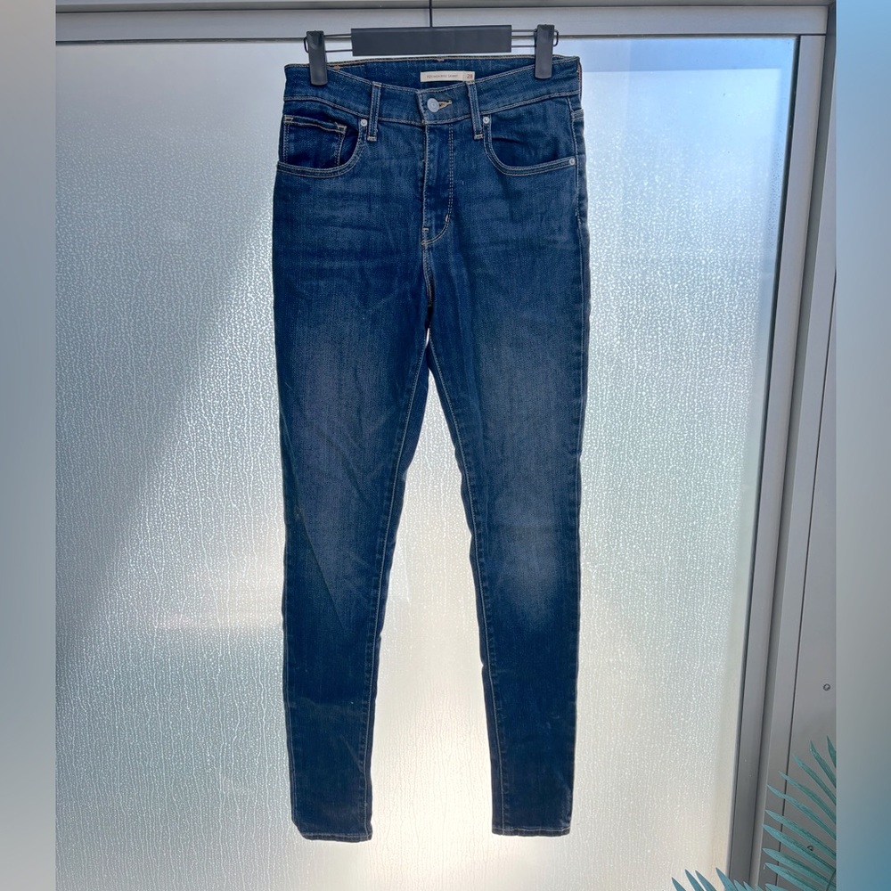 Levi’s | 721 High Rise Skinny Jean - Picture 4 of 6